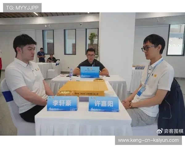 李轩豪在“湾区杯”象棋大棋士赛中战胜卫冕冠军杨楷文，李轩豪围棋